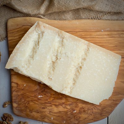 What is the Difference in Gorgonzola Piccante and Dolce? – Capella Cheese