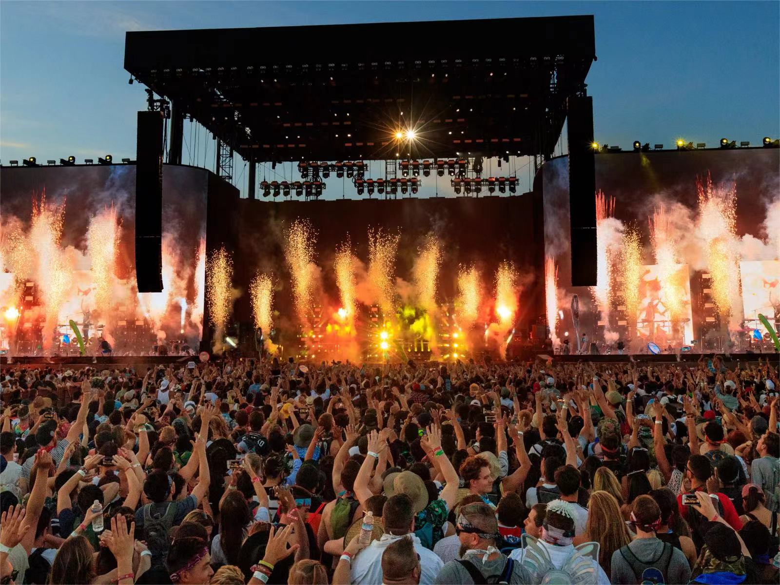 People enjoying the summer music festival – Jacob Lund Photography Store-  premium stock photo