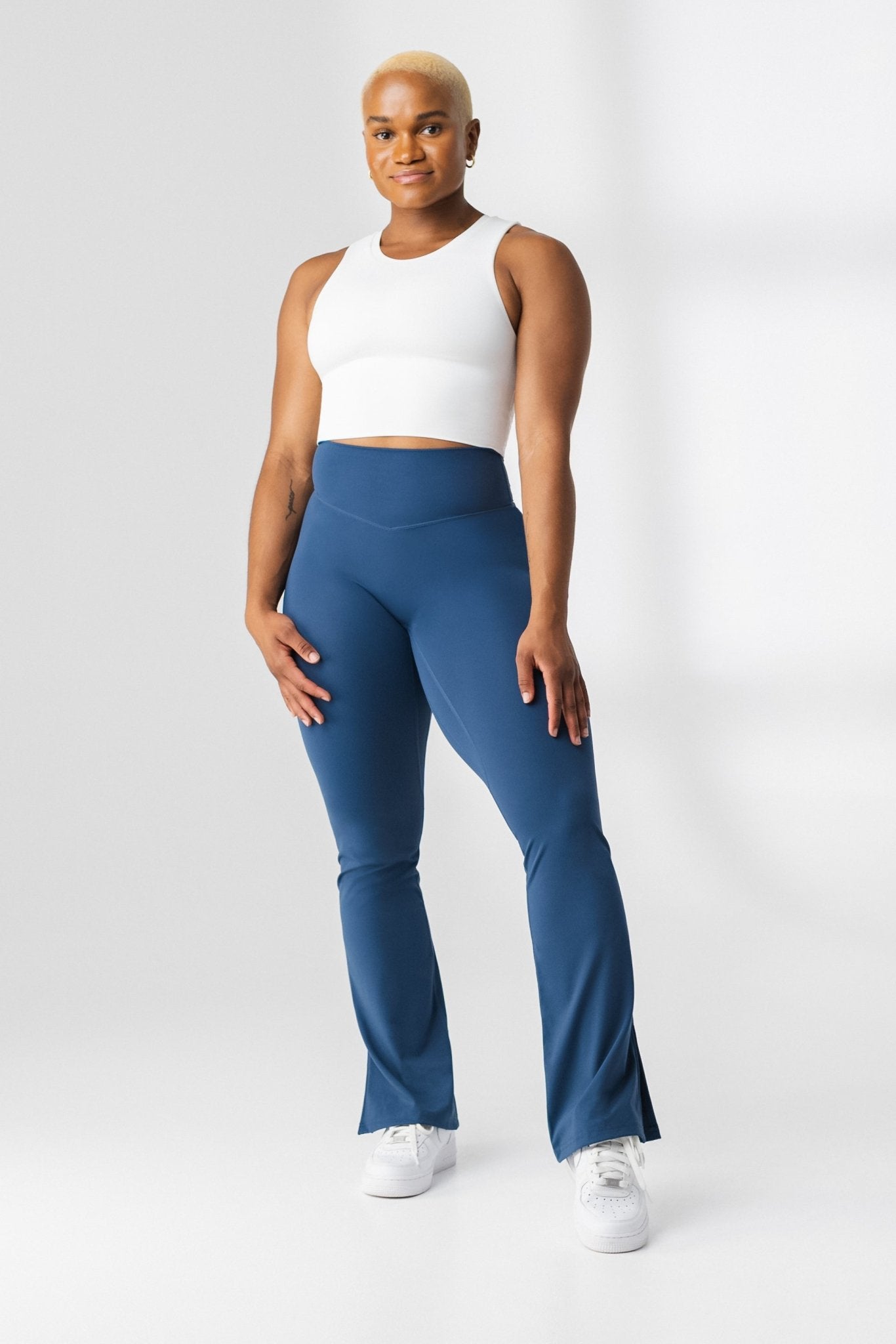 Vitality CLOUD FLARE PANT MIDNIGHT - Athletic apparel