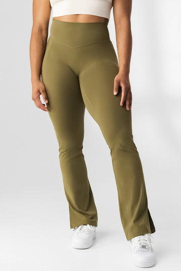 Aerie Offline by Real Me High Waisted 7/8 Leggings in Olive Daze