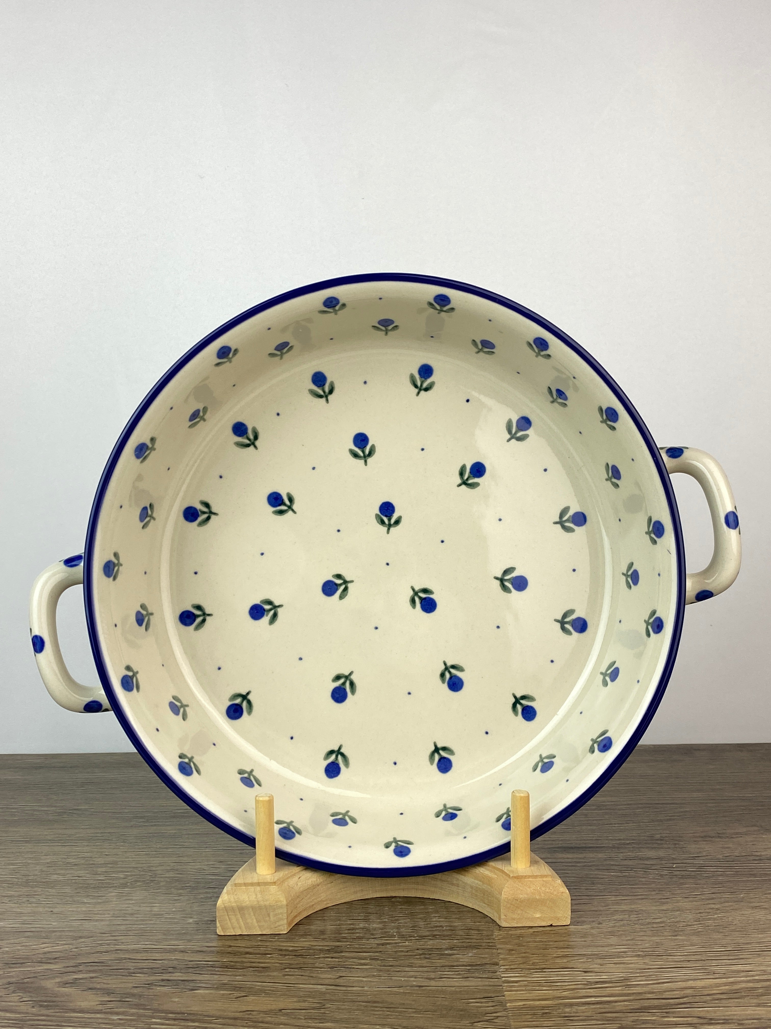 10" Round Baker With Handles - Shape 420 - Pattern 135