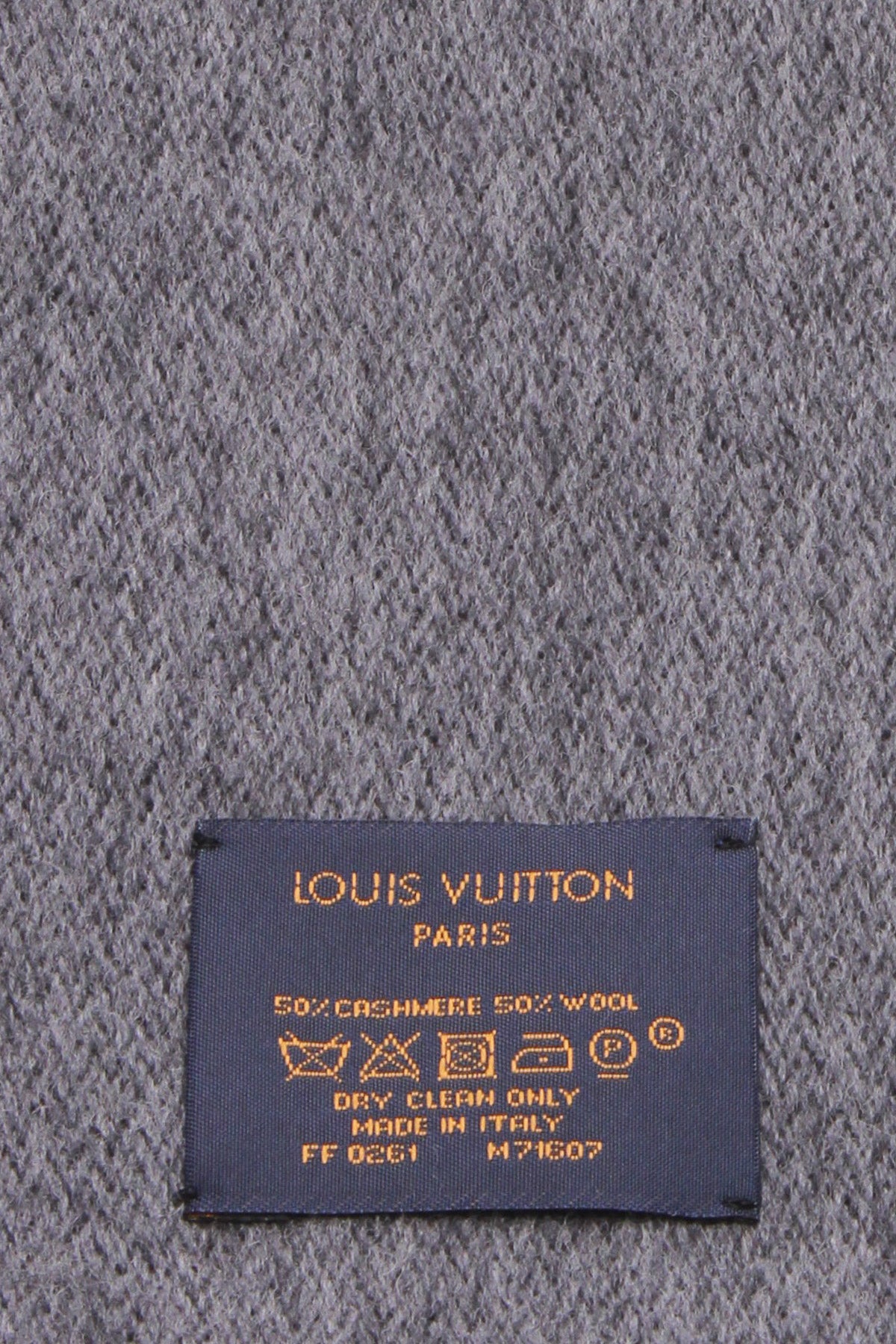 Shop Louis Vuitton MONOGRAM Monogram gradient scarf (M71607) by