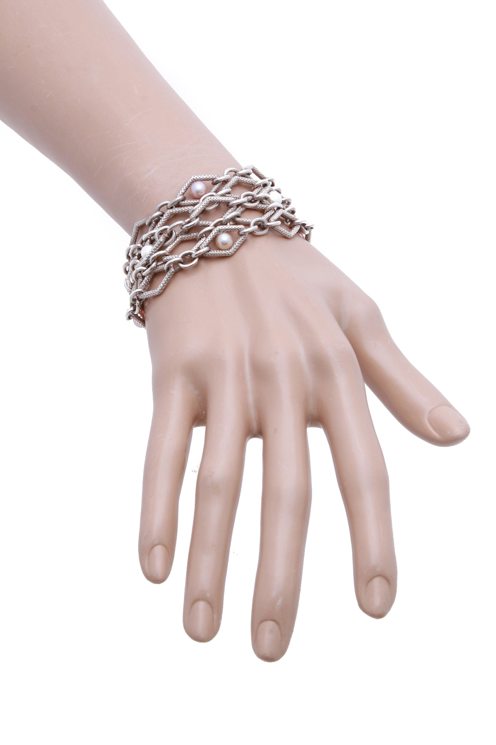 LOUIS VUITTON CHAIN LINKS BRACELET ENGRAVED MONOGRAM SILVER. #louisvuitton  #