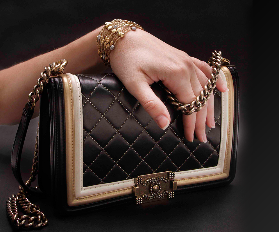 The CHANEL 22 bag | CHANEL