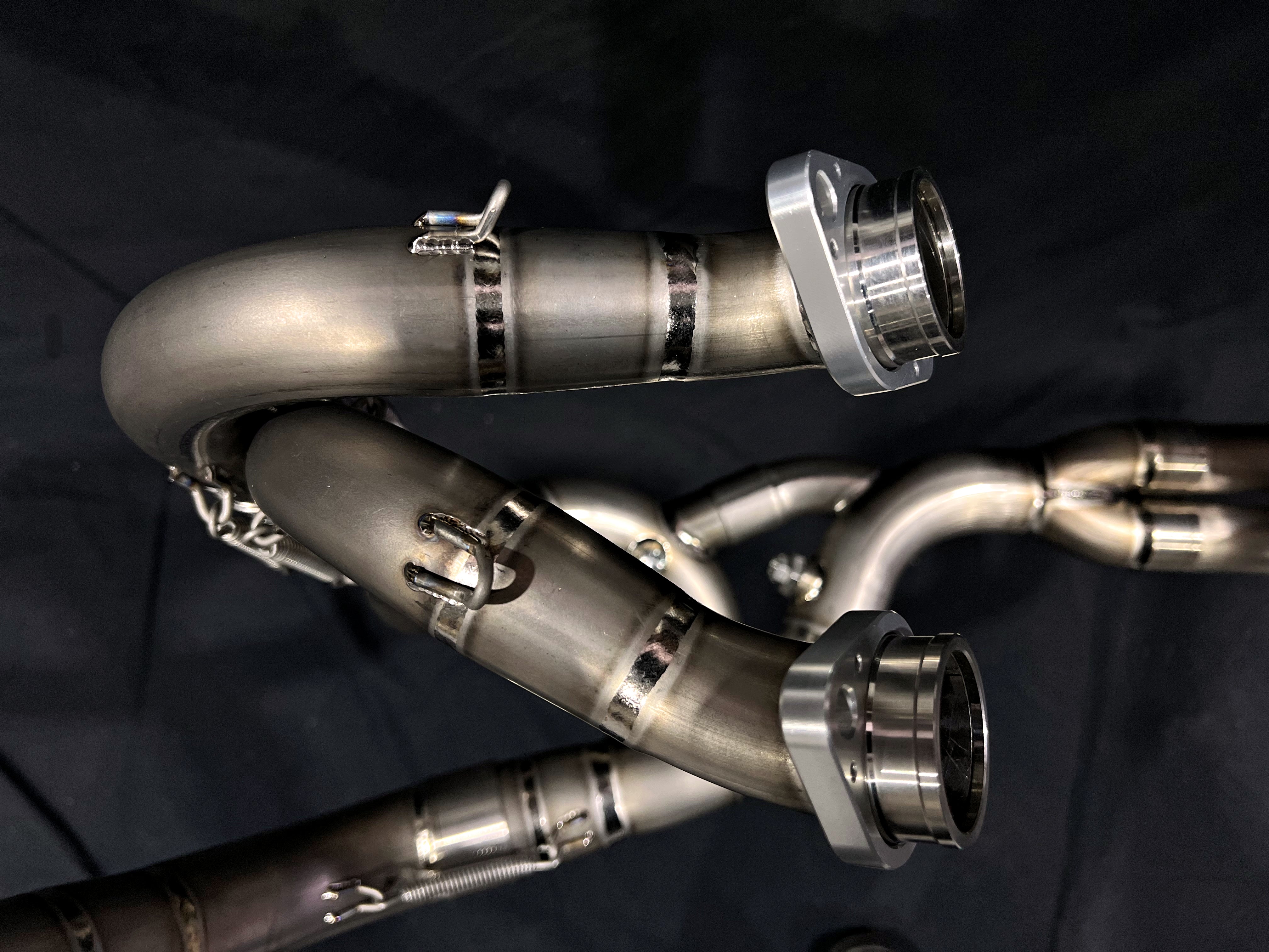 サイレンサー エキゾーストサイレンサーマフラードミネーターラウンドAprilia RSV4 Exhaust ROUND 2015 DOMINATOR  RR silencer 2016 muffler APRILIA