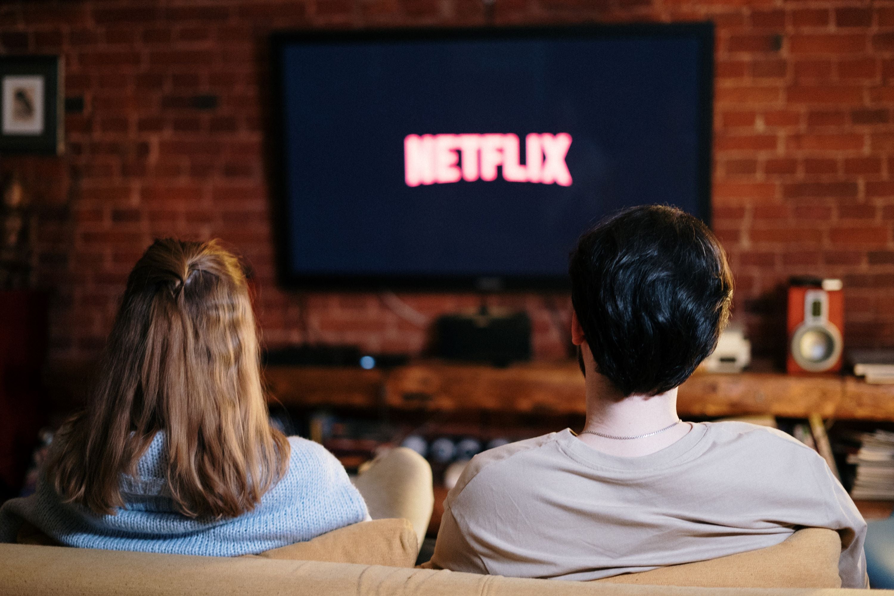 Ultimate Outfit Guide For A Chill Netflix Date – Panaprium