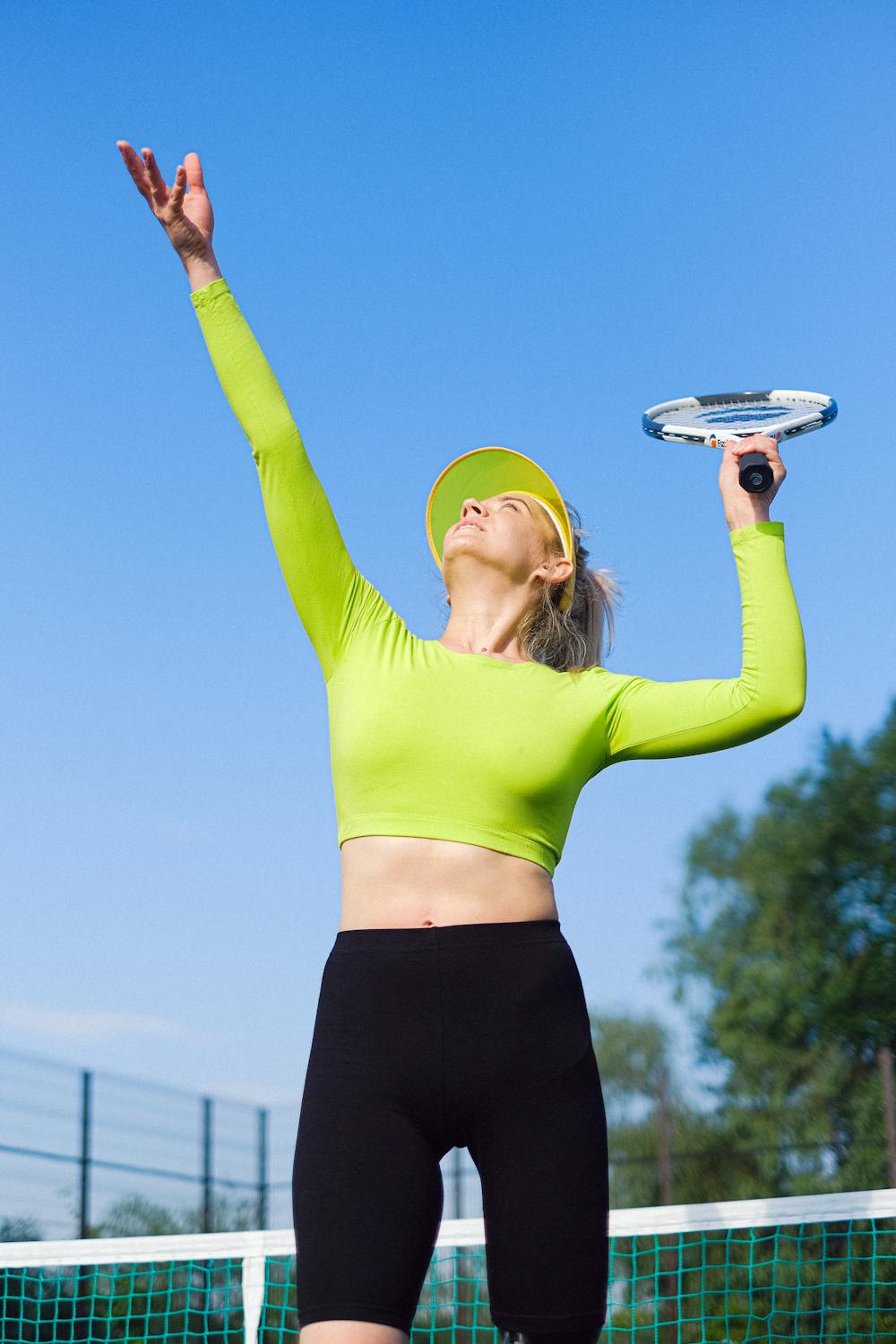 Wearing Converse to the gym - long-sleeved tee