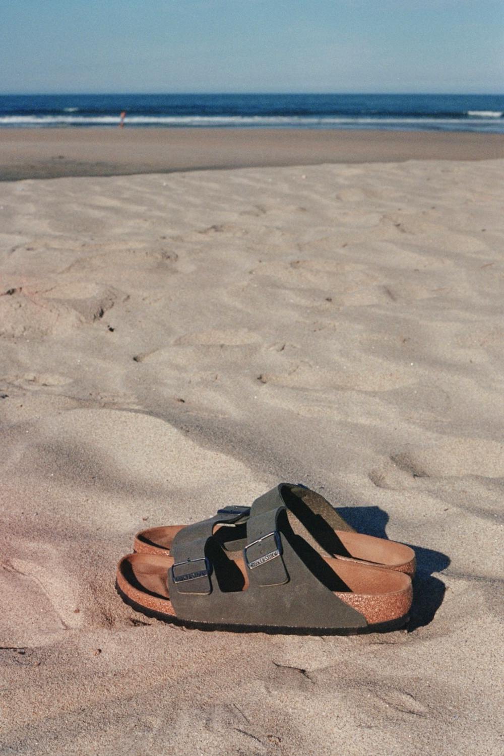 Can you wear Birkenstocks to the beach? yes or no