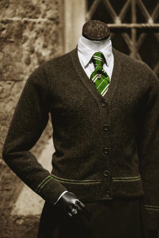 Mannequin with classic cardigan over a shirt and a tie