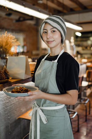 apron cute server outfit