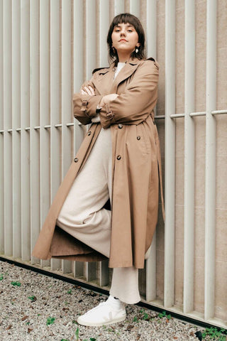 how to dress parisian trenchcoat