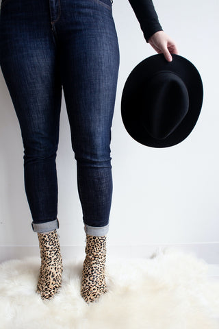 zoo party outfit boots jeans