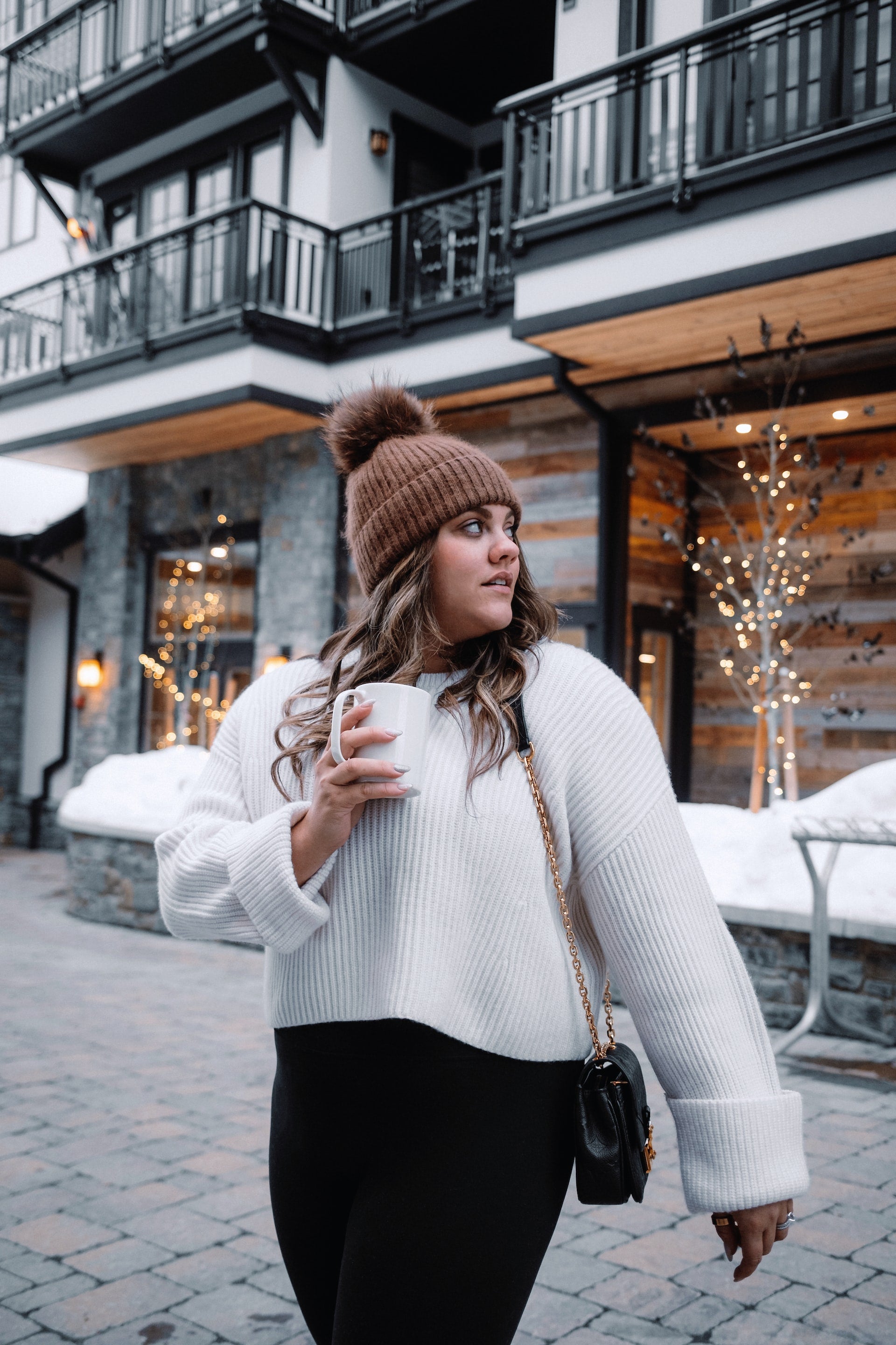 20+ Best Outfits to Wear to a Christmas Market | Panaprium