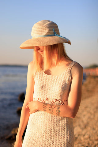 cute beach date outfit crochet dress