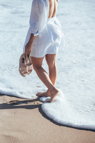 cute beach date outfit sandals