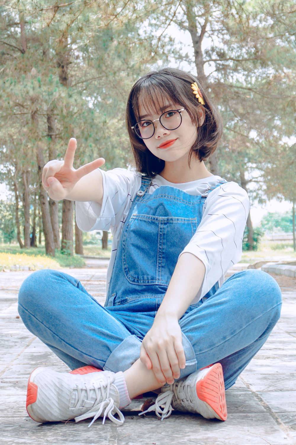 cách ăn mặc như người Hàn Quốc với áo dungaree jean