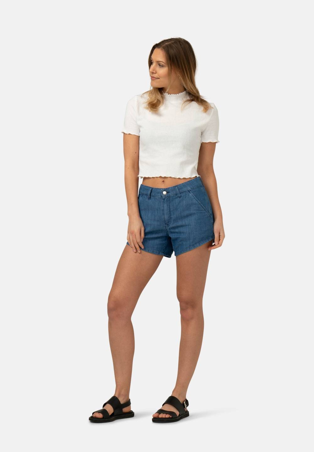 mud jeans shorts minimalist wardrobe