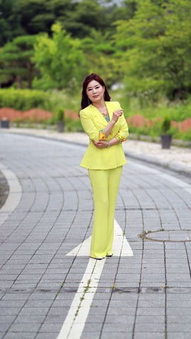 yellow pants outfits monochrome look