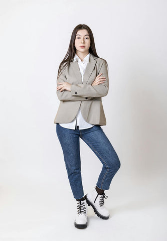 cracker barrel outfit blazer jeans