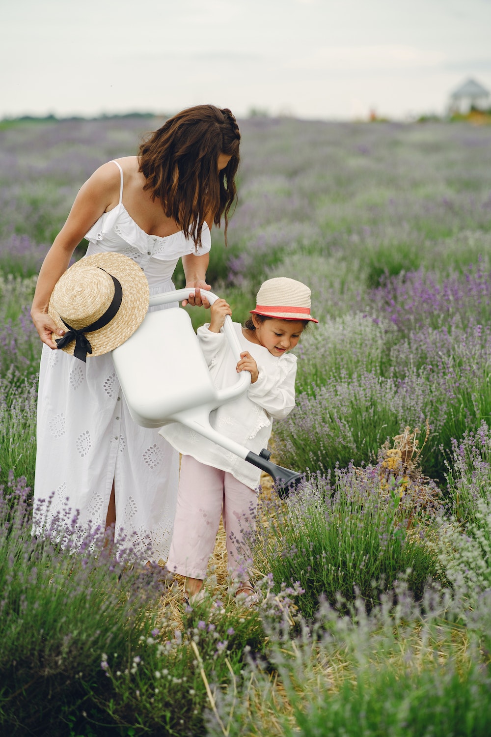 Mom summer outfits hats