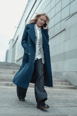 project manager outfits elegant coat layering