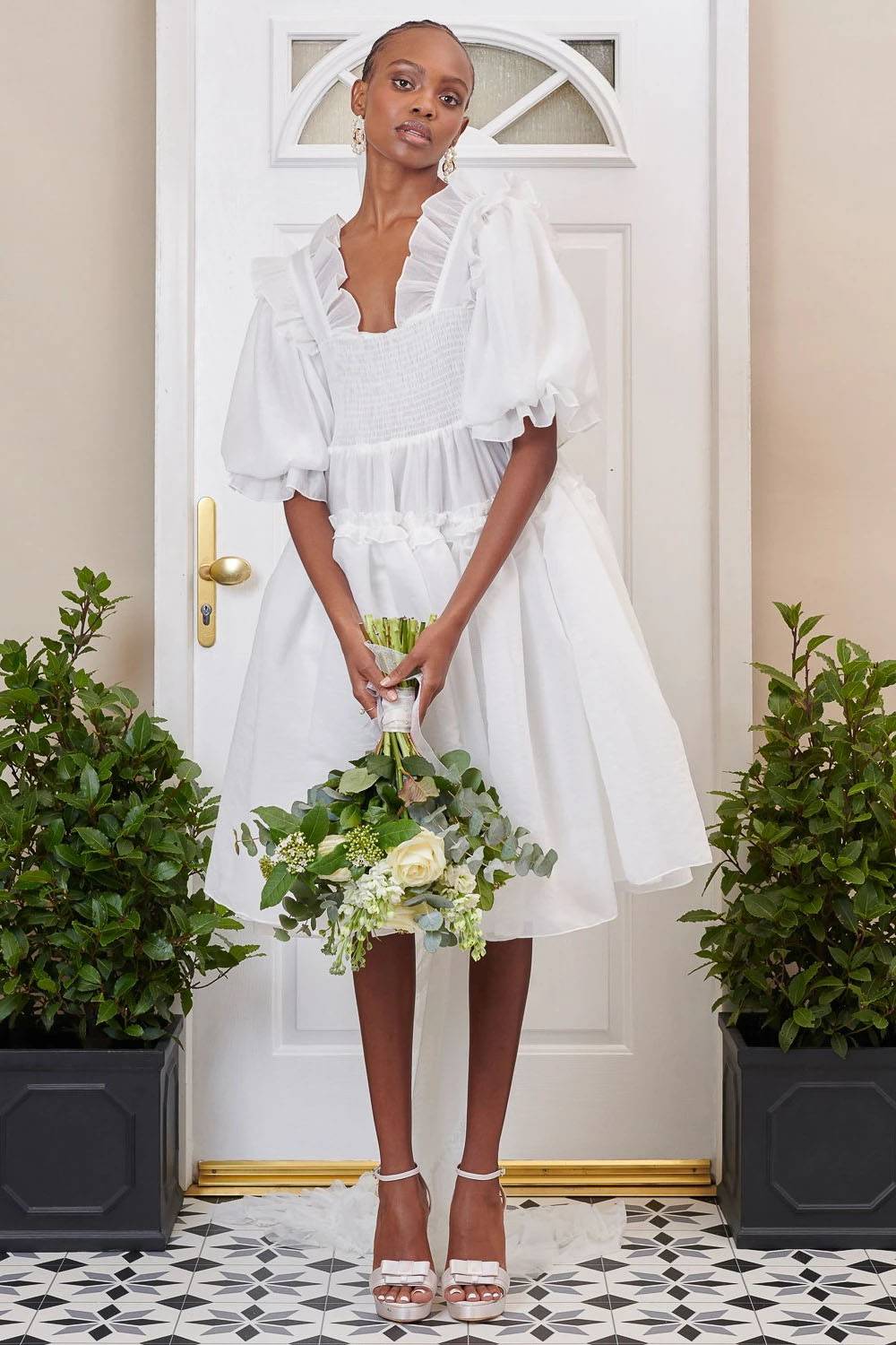 Rotaro mietet luxuriöses Hochzeitskleid