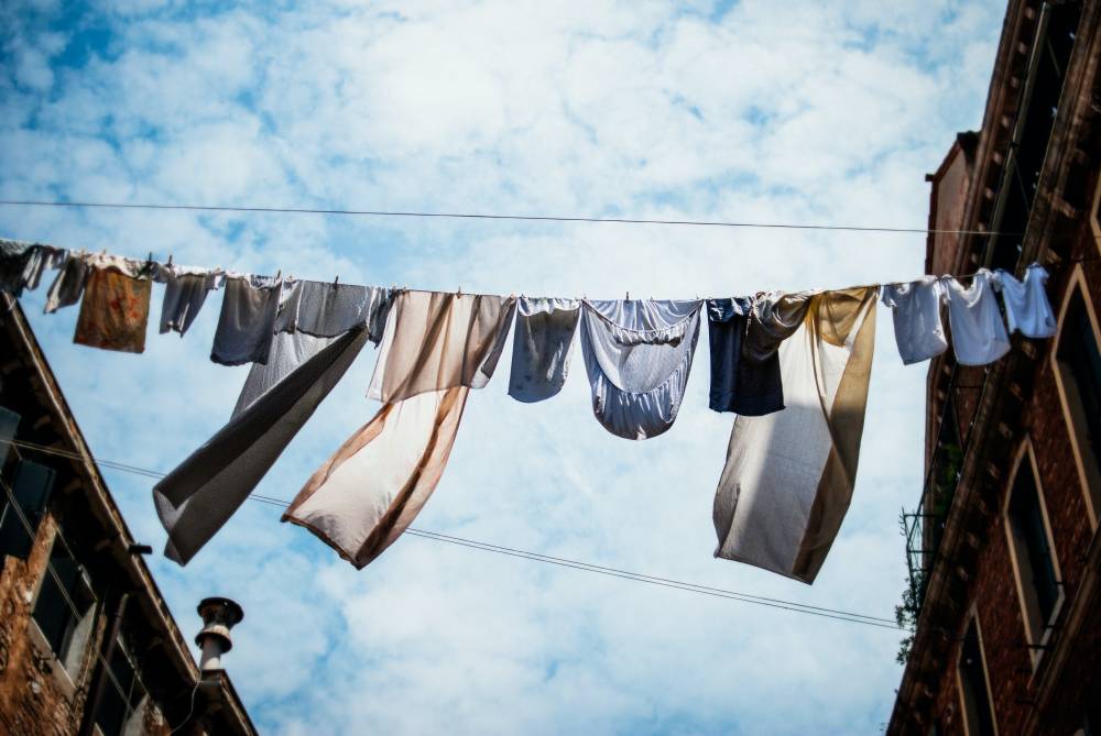 hang air dry clothes