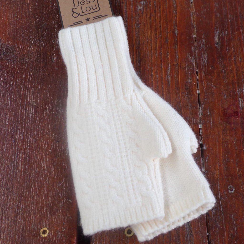 cream cable knit gloves