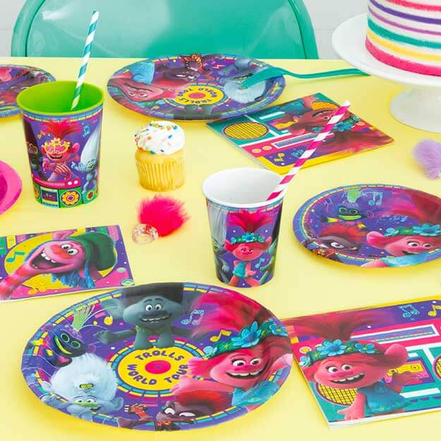 Amscan Bluey Party Supplies Pack Serves 16: Bluey Birthday Party Supplies; Bluey 7 inch Dessert Plates & Beverage Napkins with Birthday Candles (