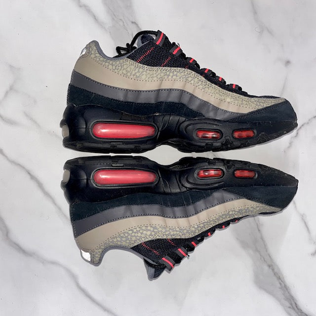 MENS Nike Air Max 95 Black Ash Cool Grey Mens, Size – Sandy's Savvy Chic Resale Boutique