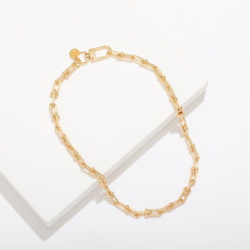 Le Necklace | Dainty Minimalist Gold Everyday Necklace | Larissa Loden