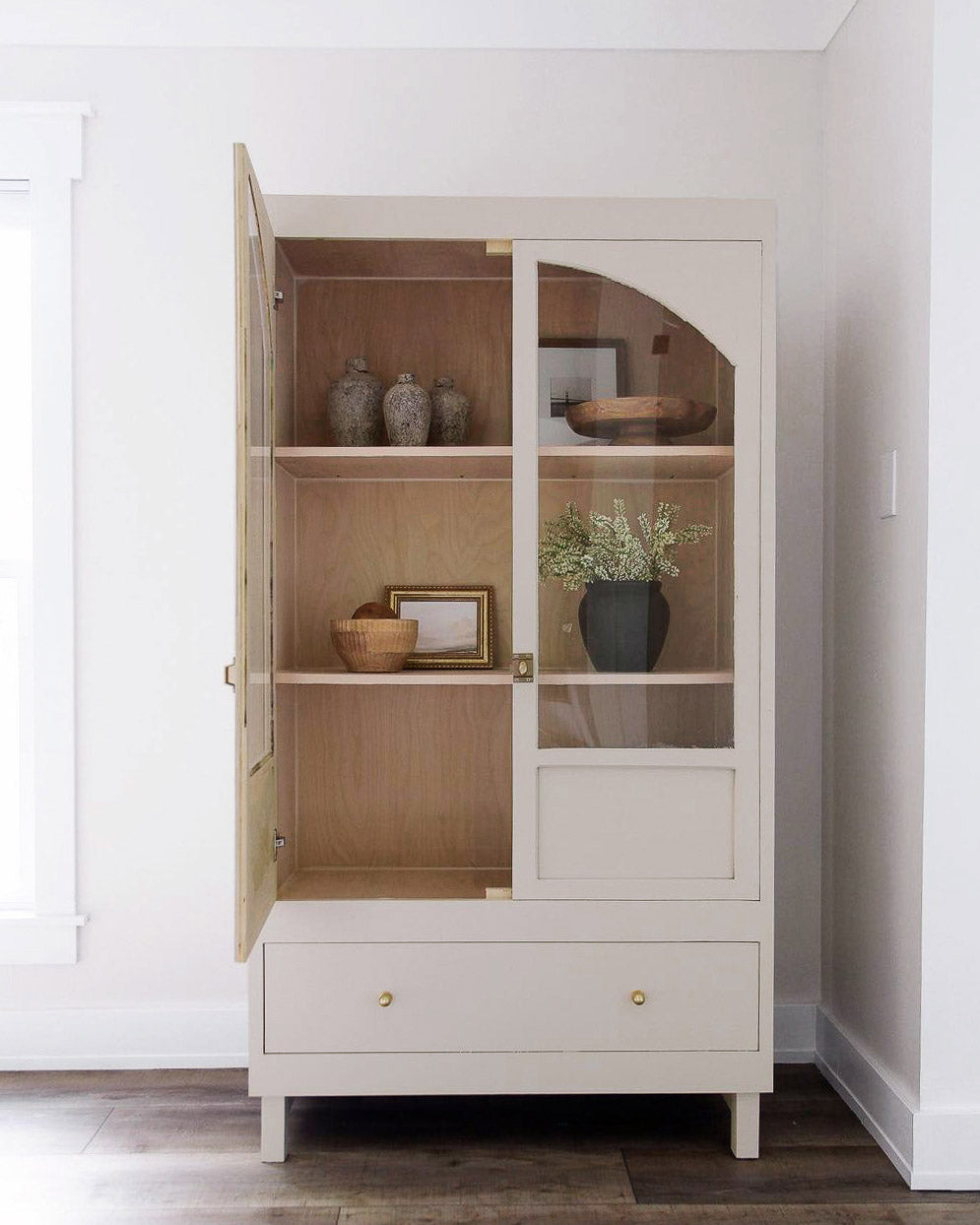 Want to refresh a piece of old furniture. Clare’s paint quarts are the perfect size. Take a look at this furniture facelift, featuring Beigeing by Clare. 