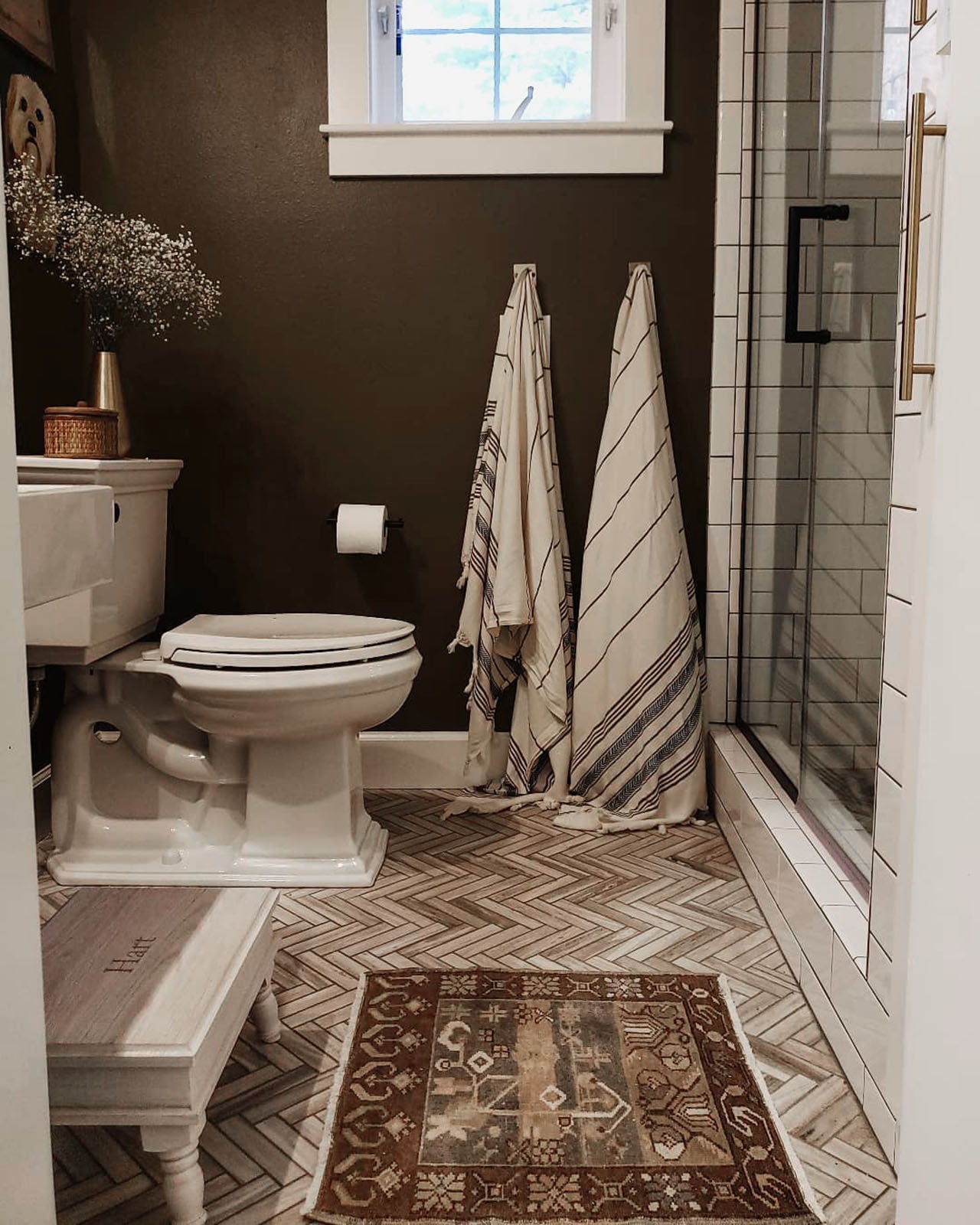 Easy Bathroom Decor Ideas on a Budget