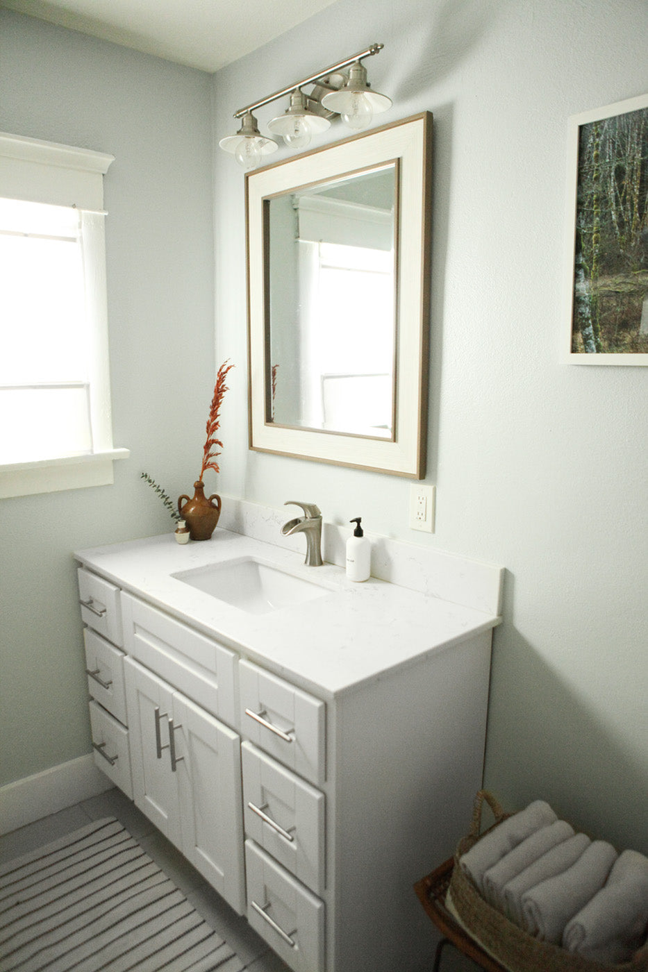 Easy Ideas For Decorating a Gray Bathroom | Clare