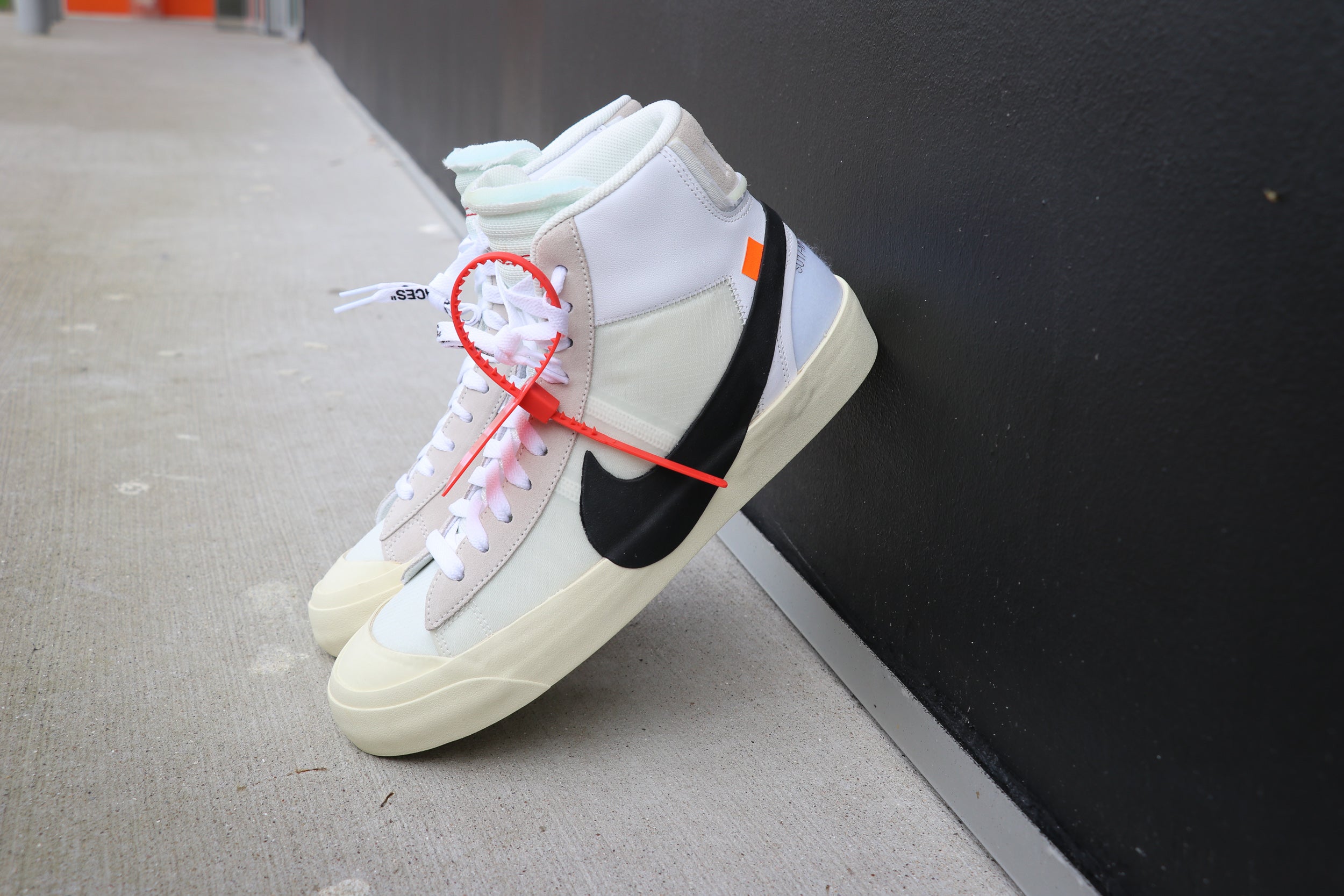 Buy Off-White x Blazer Mid 'The Ten' - AA3832 100