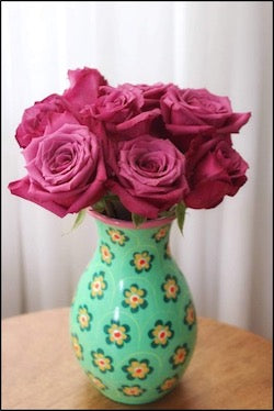 Creating contrast with a colorful vase - Analía's vase from Acapulco