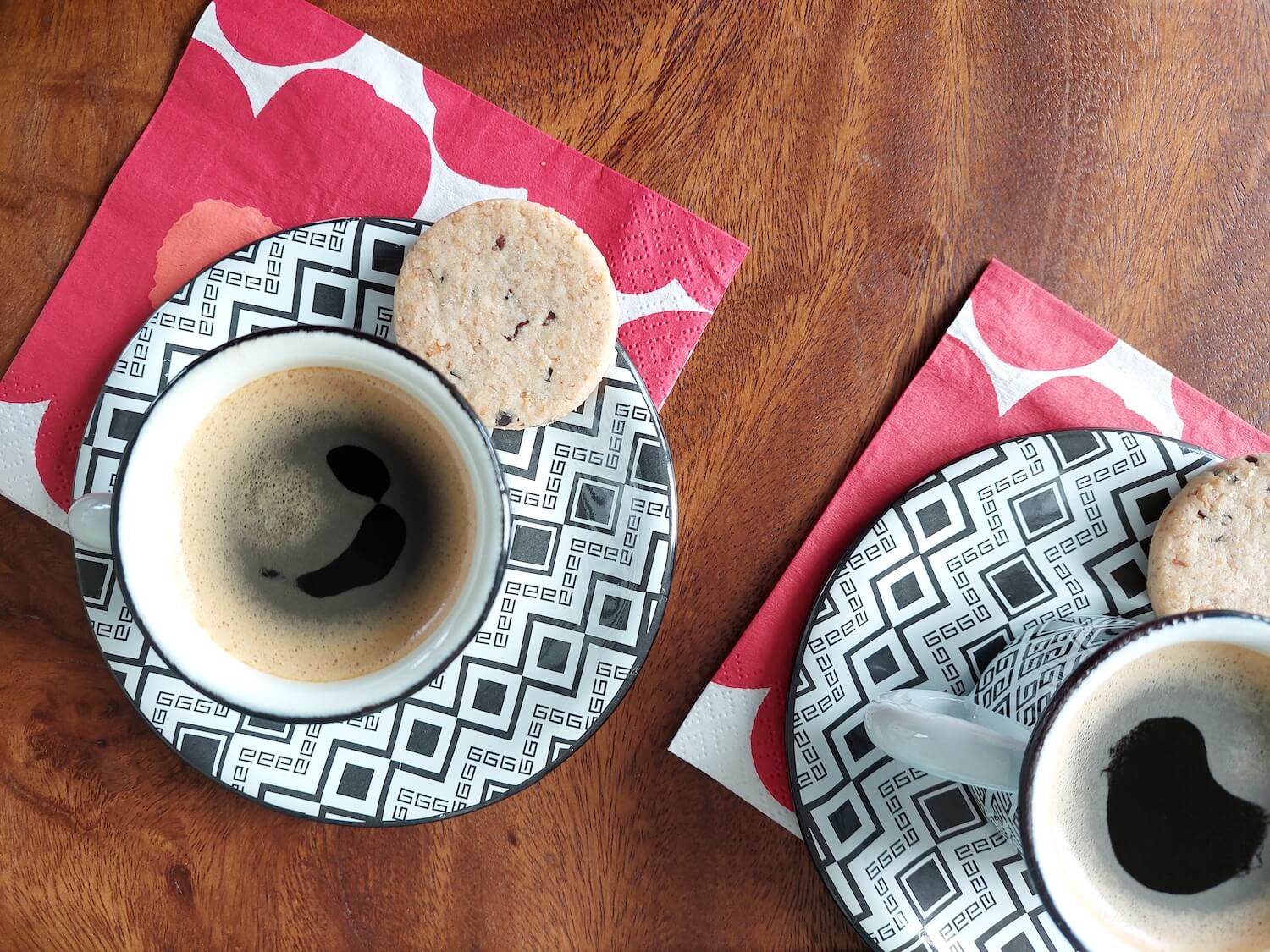 Modern mexican espresso cup set black & white