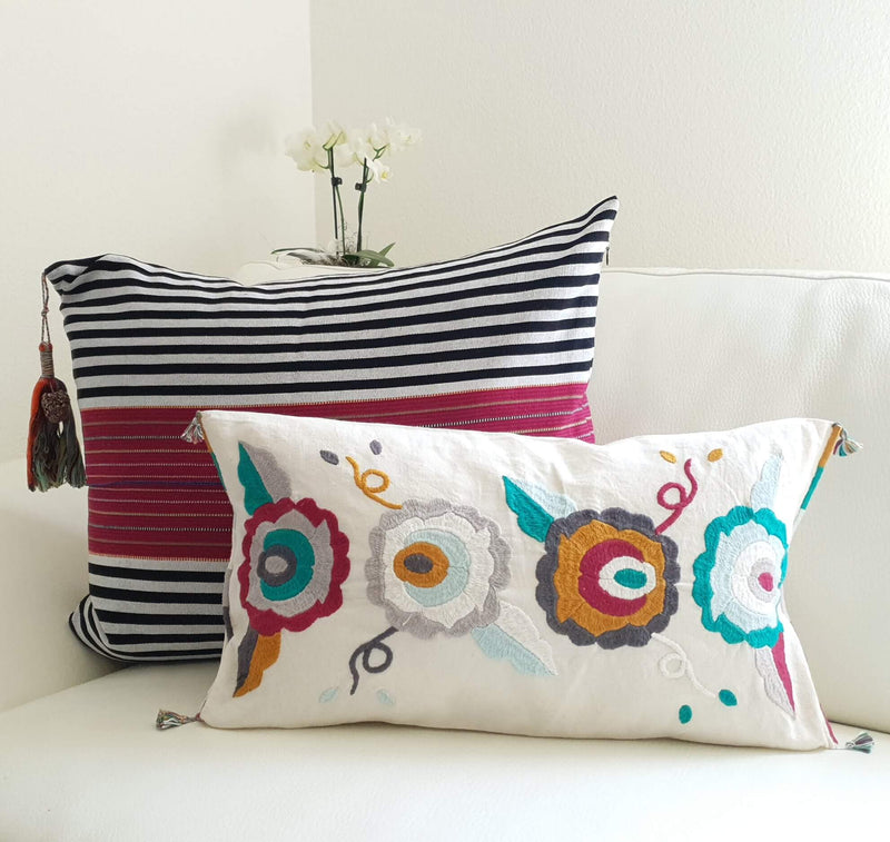 white cotton throw pillows