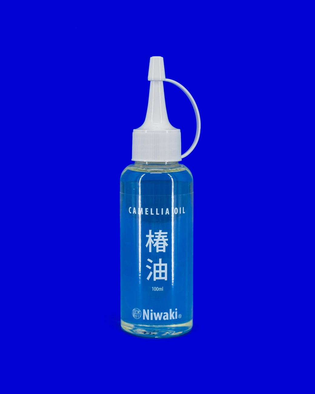 https://cdn.shopify.com/s/files/1/0006/7357/9066/products/tula-plants-design-niwaki-camellia-oil_2048x2048.jpg?v=1693462915