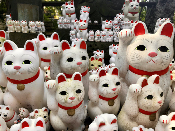 Japanese Maneki Neko Cat Statues | J-Life