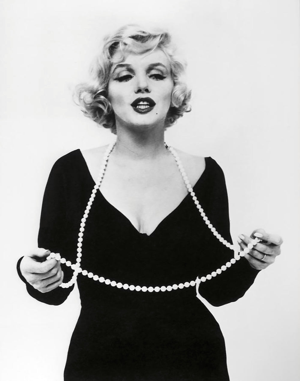 Marilyn Monroe Costume with Pearl Jewelry