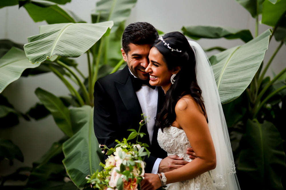 Modern Bahraini Bride with Pearl Earrings and Hairband