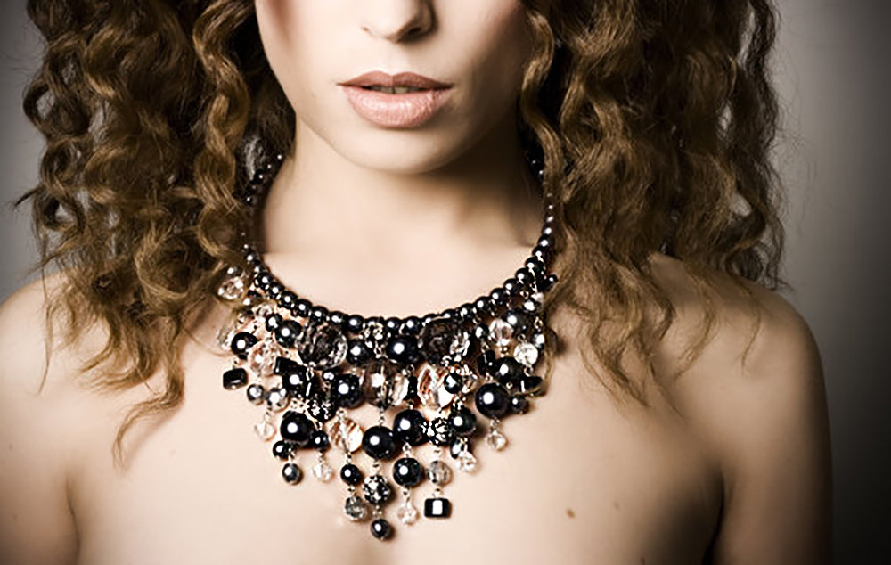 Black Pearl Necklace with Crystals