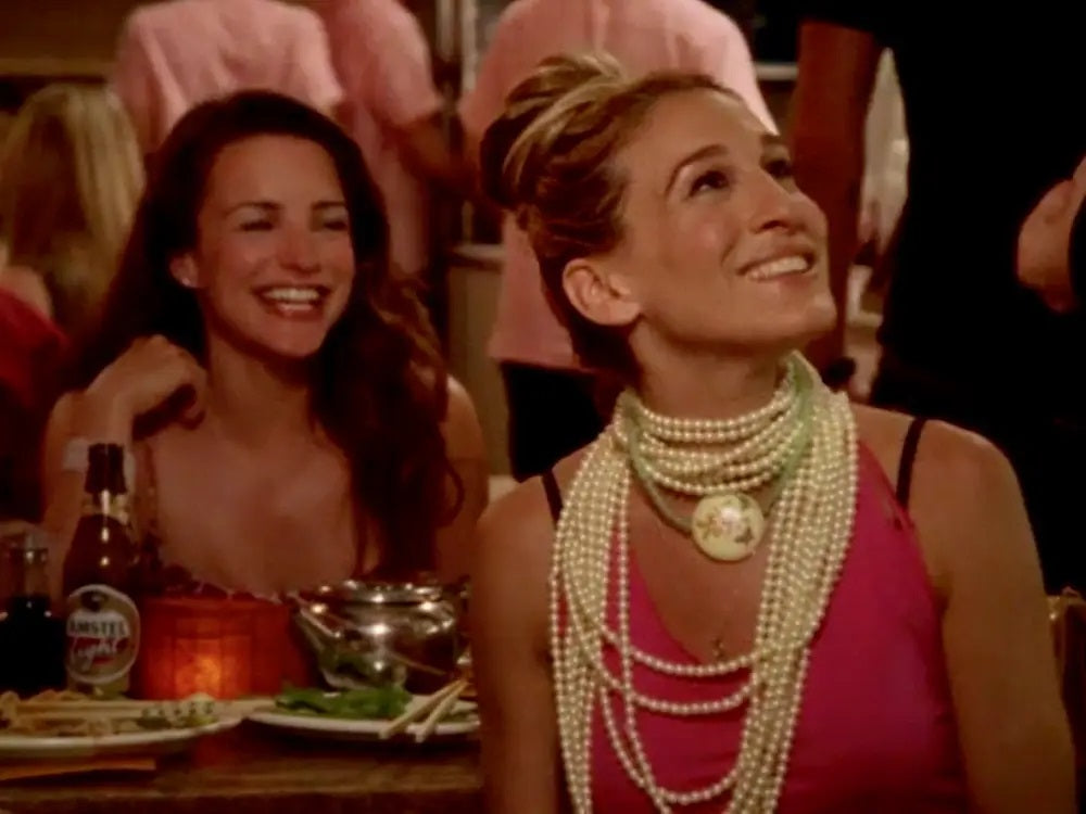 Most Iconic Pearl Necklaces in History: Carrie Bradshaw Pearl Necklaces Sex and the City