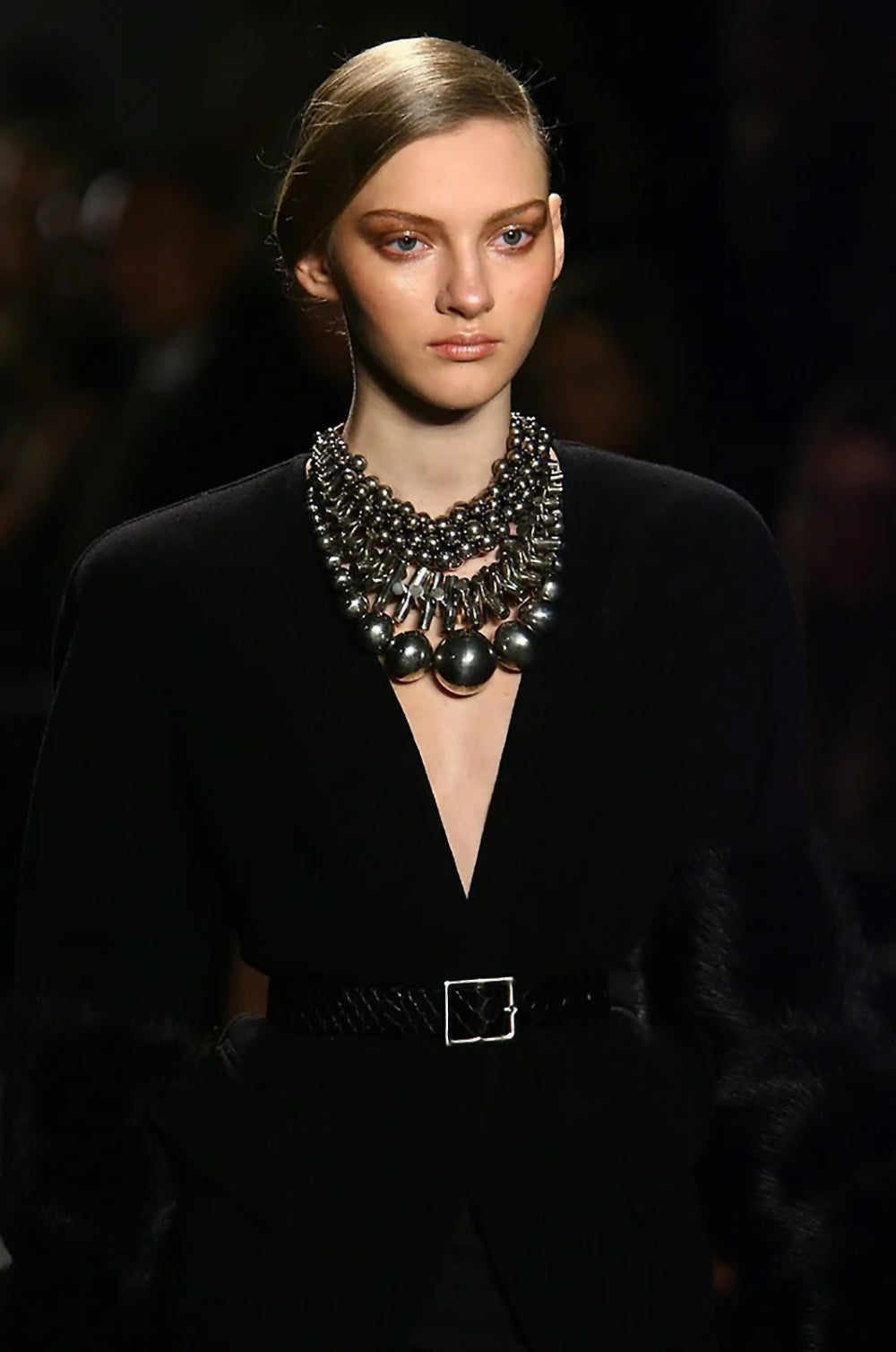 Fall 2022 Pearl Jewelry Fashion Trends: Large Pearl Necklaces