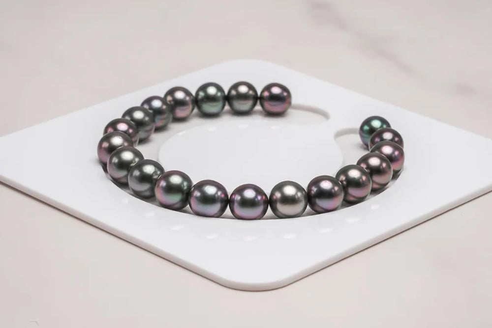 Tahitian Pearl Colors: Cherry/Aubergine