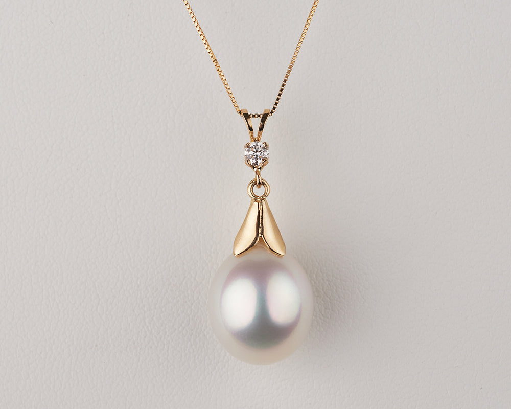 White South Sea Pearl and Diamond Lily Pendant