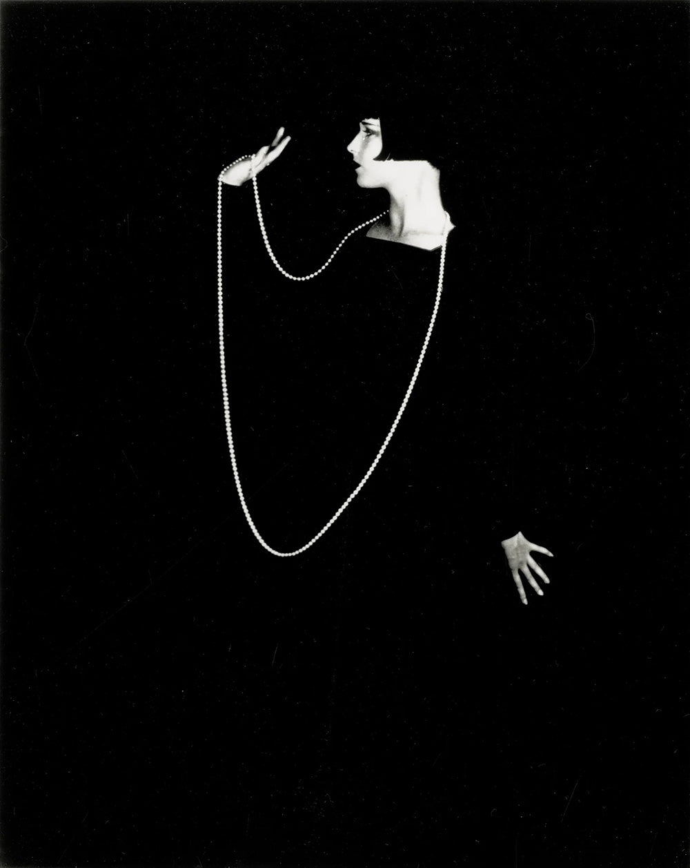 Pearls in Fine Art: Photo Louise Brooks by Eugene Robert Richee, 1928