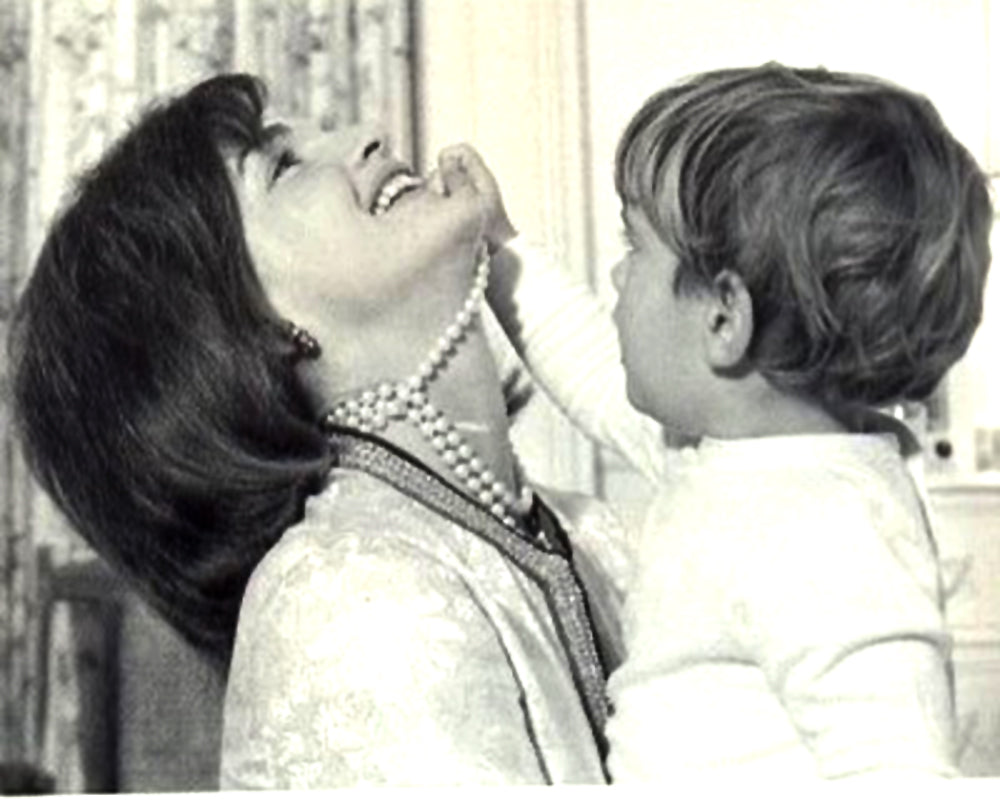 Most Iconic Pearl Necklaces in History: Jackie Kennedy Baby Pearl Necklace
