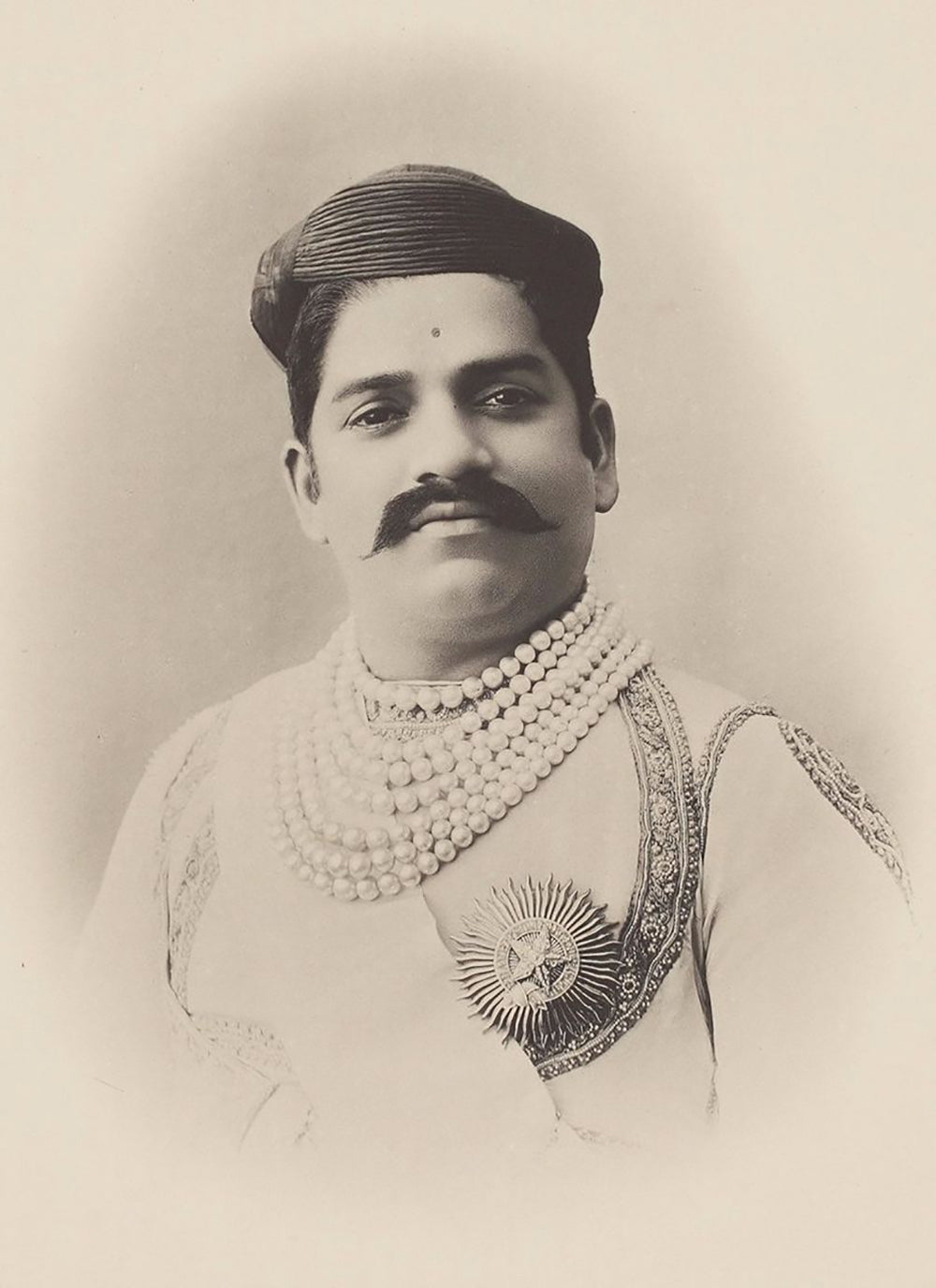 Top 10 Most Expensive Pearls in the World: Maharaja Wearing the Baroda Pearl Necklace